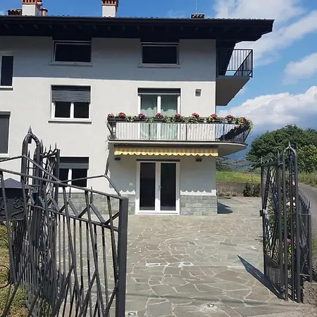 Dom wakacyjny Ml House *